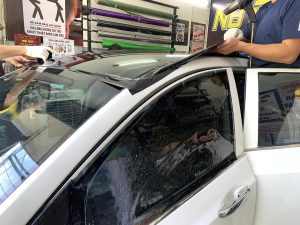 Combo Dán Film Cách Nhiệt Chống Nóng , Dán Trần đen Siêu Bóng , Tem Sườn Dành Cho A Trai Grand I10