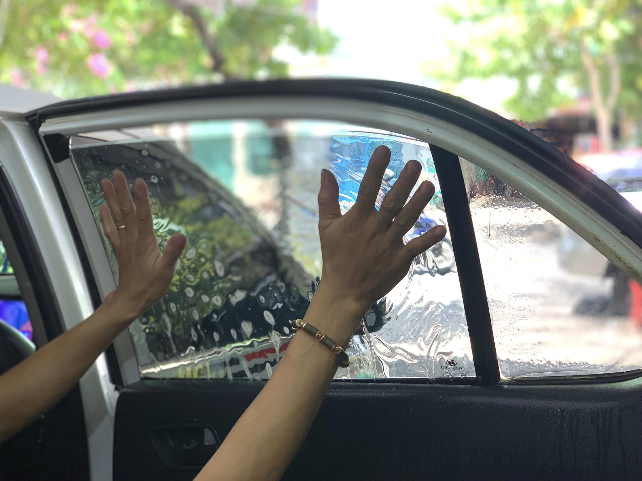 Combo Dán Film Cách Nhiệt Chống Nóng , Dán Trần đen Siêu Bóng , Tem Sườn Dành Cho A Trai Grand I10 1