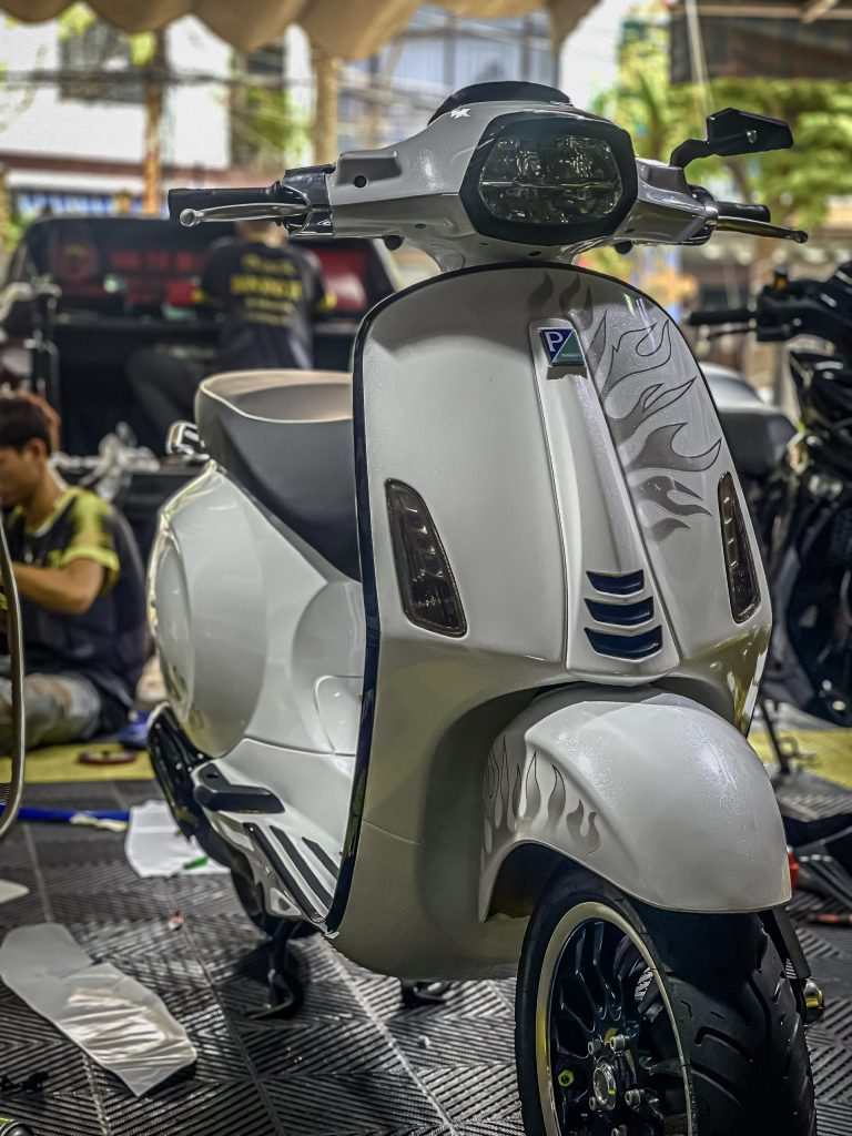 DÁN DECAL ĐỔI MÀU XE MÁY