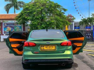 Ford Focus đổi Trắng Thay Xanh 2