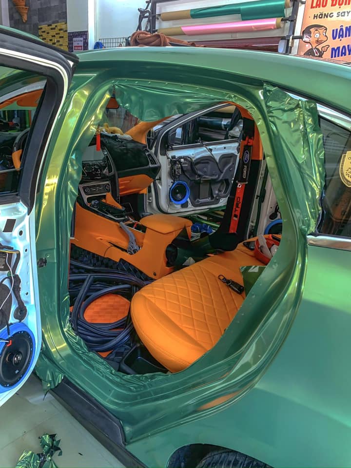 Ford Focus đổi Trắng Thay Xanh 5