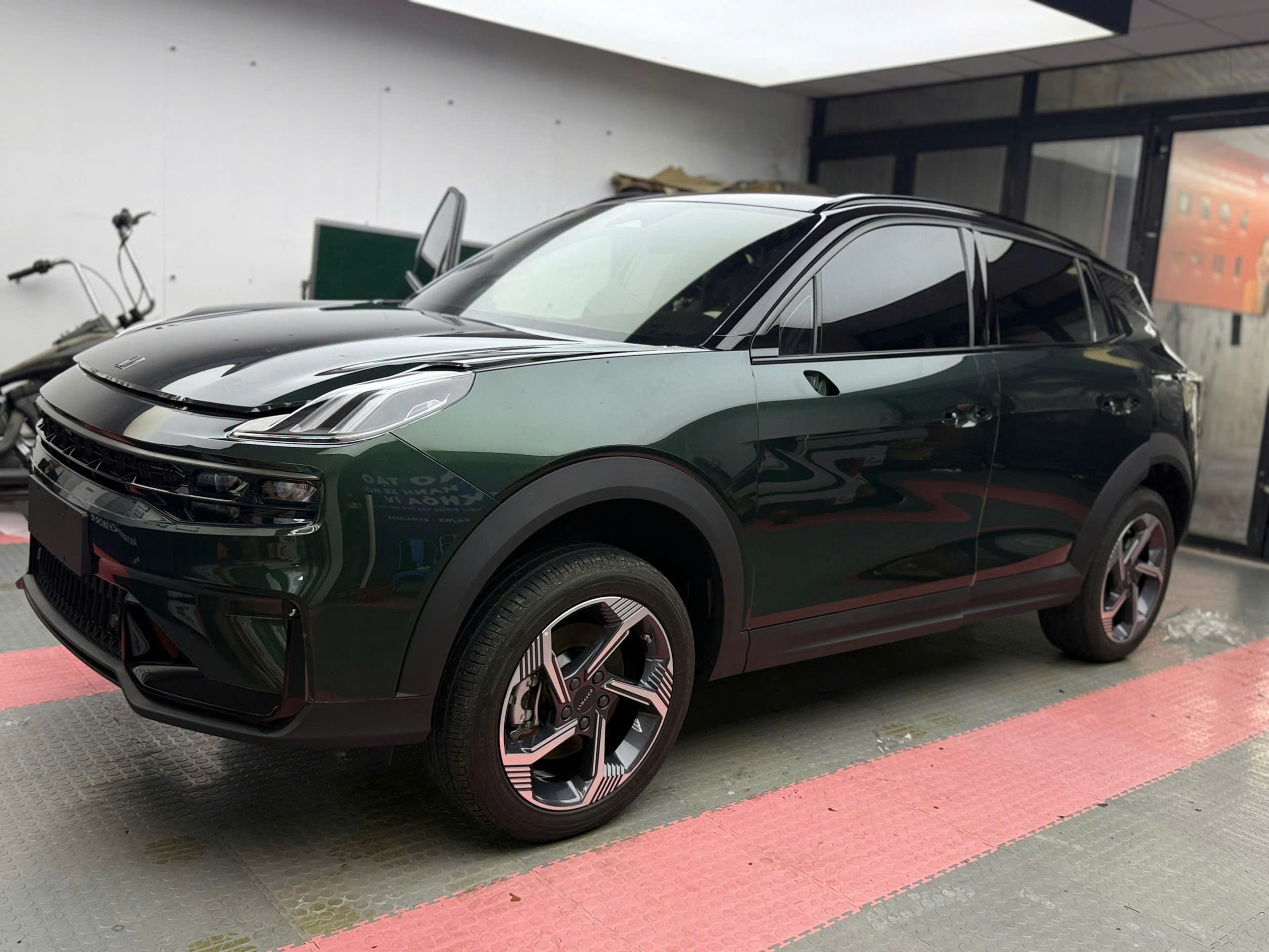 Z6893627968714 B552bf3ee56f4ab6feee8c46ad029730