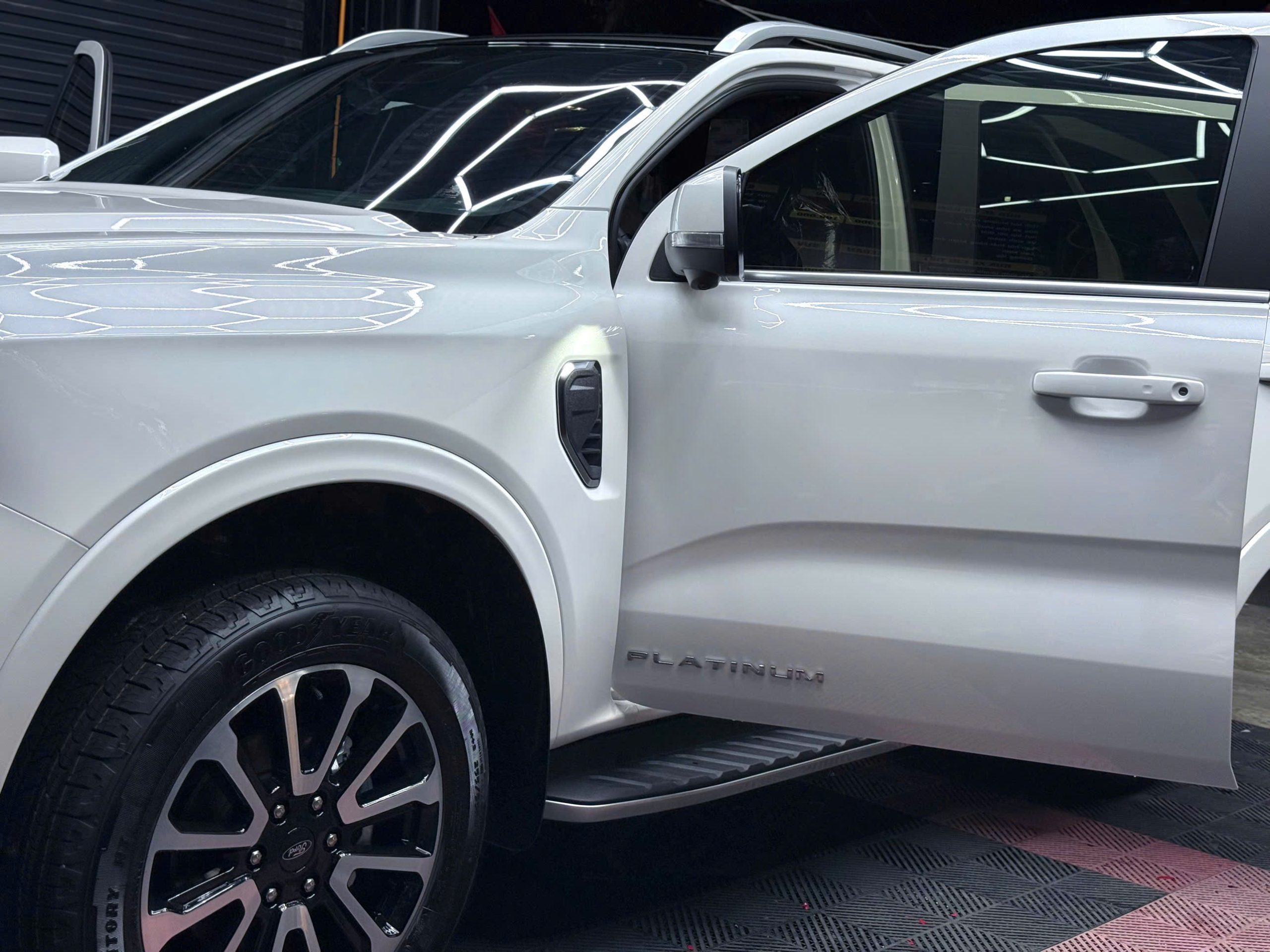 330433842500505985726